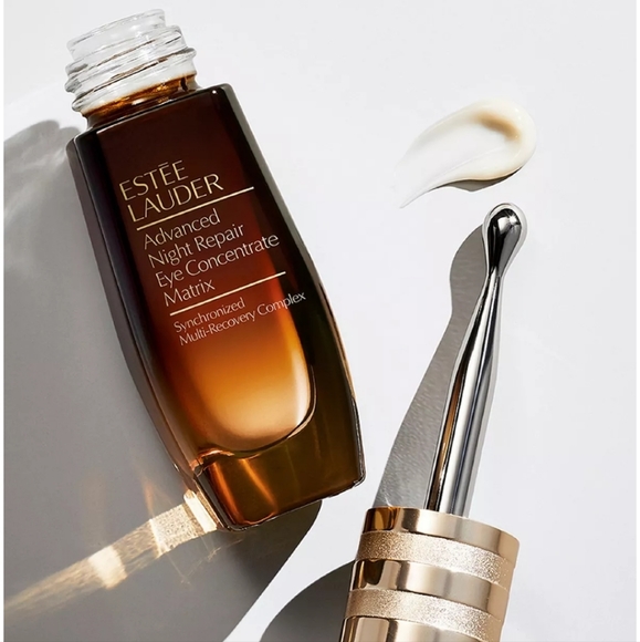 💥🔥host pick 💥💜💜Estee lauder - Picture 1 of 8